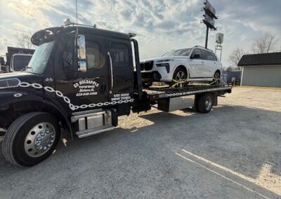 Affordable Towing Salem IL by Ed Holsapple Towing providing quick roadside assistance and dependable towing solutions daily.